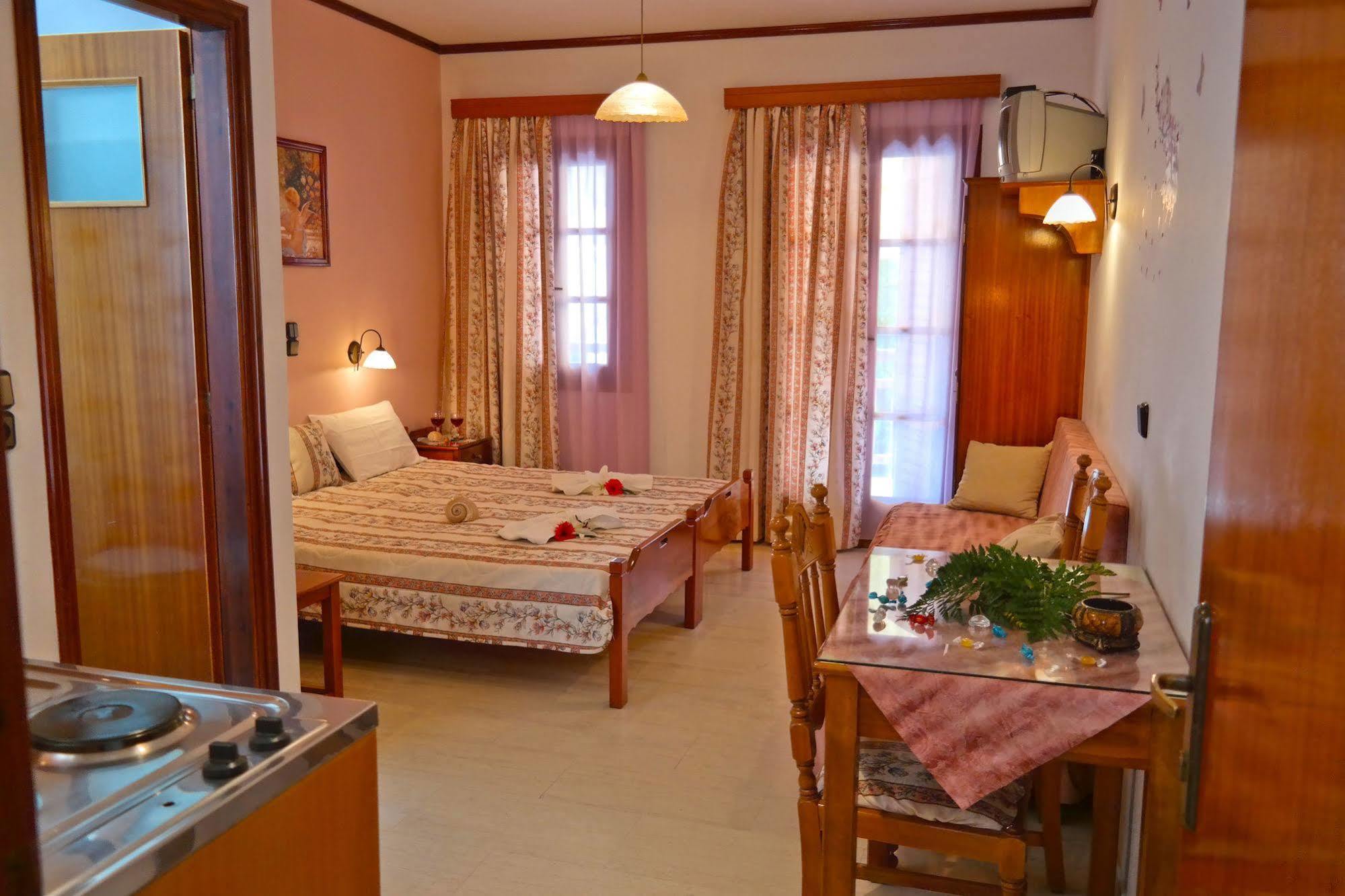 Golden Beach Studios Down Town Naxos City Екстериор снимка